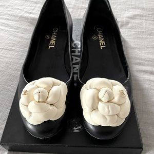Chanel Camellia Flats size 39